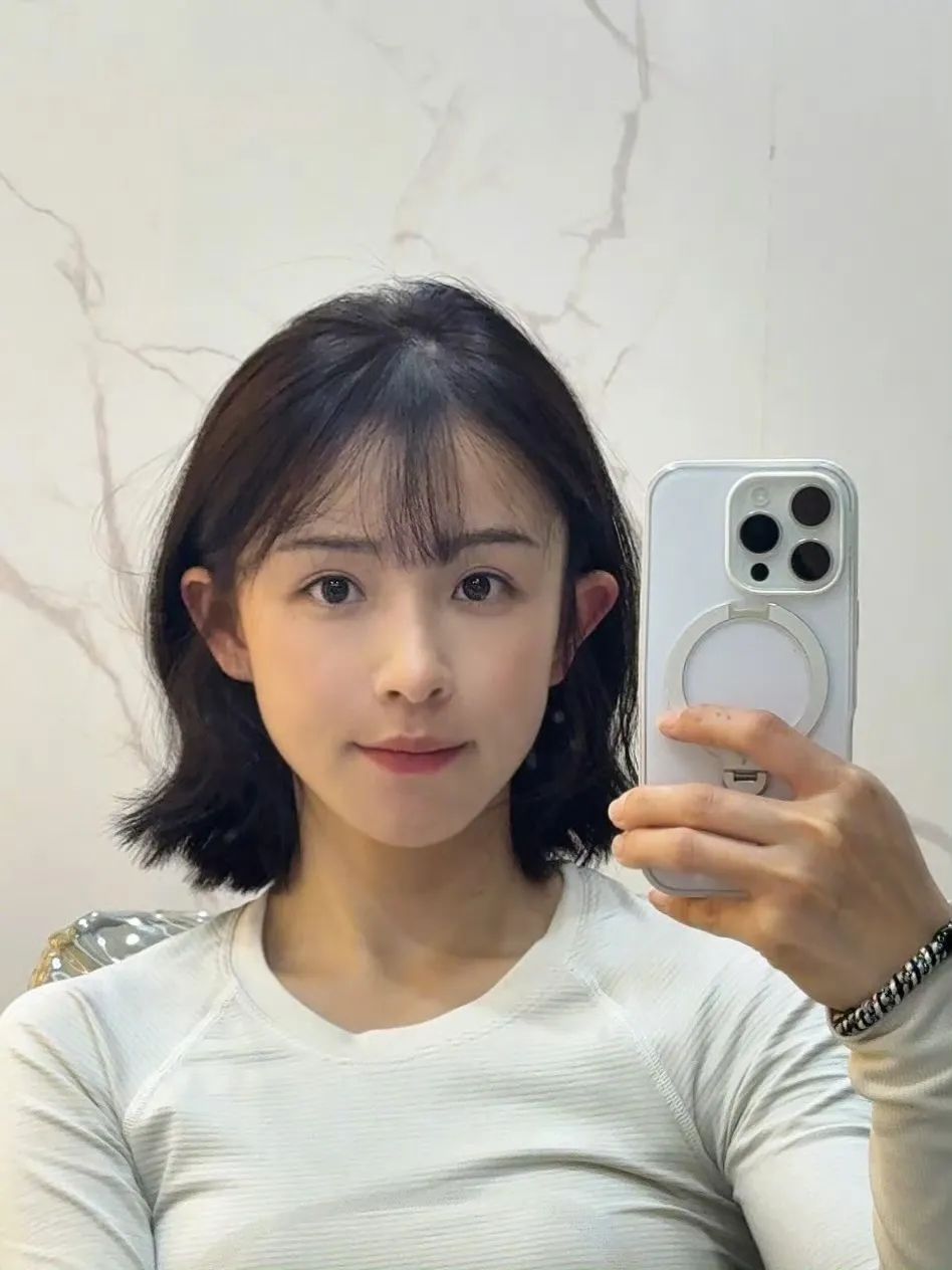 周二珂称自己已经财富自由，靠利息过日子，不想直播给自己太大压力，网友热评：看来以前主播是真赚啊！