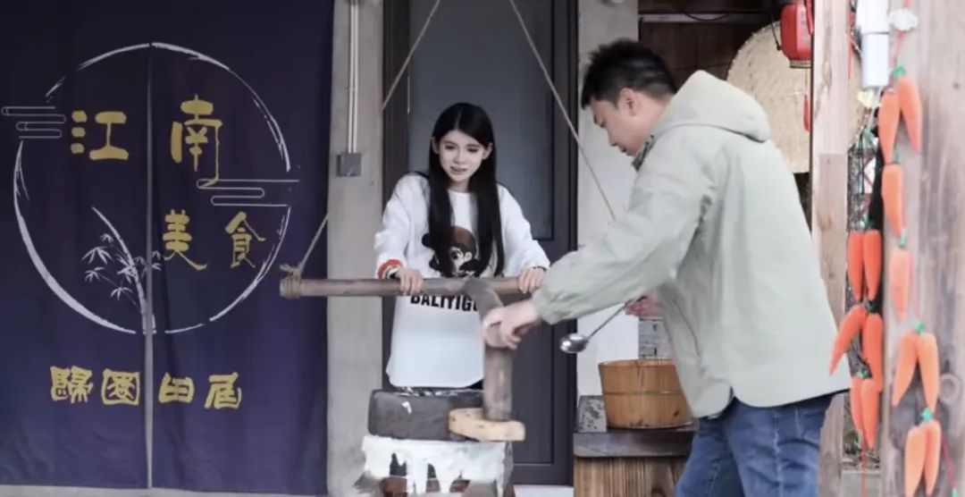 狗头萝莉继拍短剧后再上某卫视节目；彻底洗白了？网友锐评网红逆袭第一人！