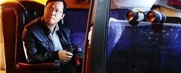 娱乐圈秘闻：卓伟讲述章子怡成龙亲吻事件内幕