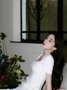 明星深夜餐厅现身,与朋友共餐成热点